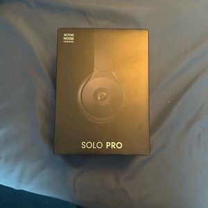 Beats solo 3 noise canceling